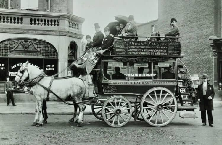 History of Buses in Public Transportation | GOGO Charters