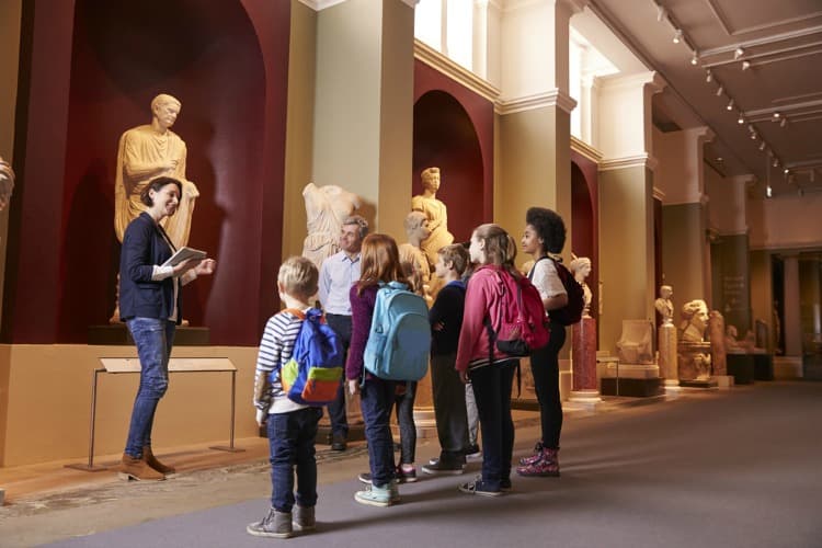 kids on a field trip at a museum