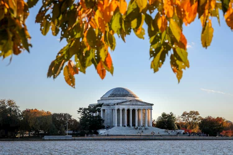 Lincoln Memorial with autumn leaves in front of it