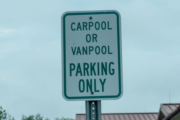 Carpool and vanpool parking sign