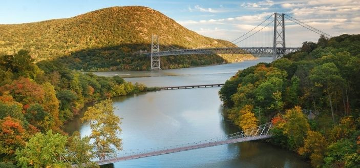 hudson valley river and bridge