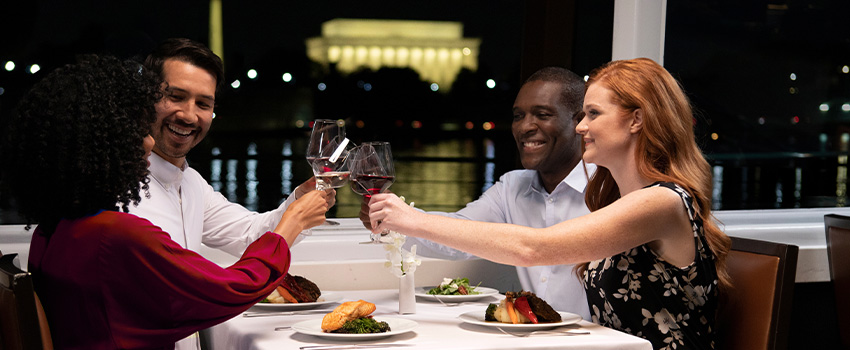 People dining a city cruise in Washington D.C.