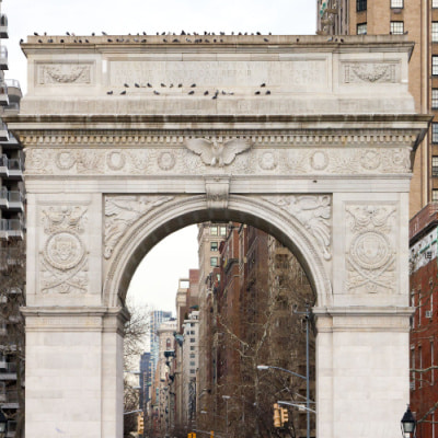 the iconic arch outside of NYU