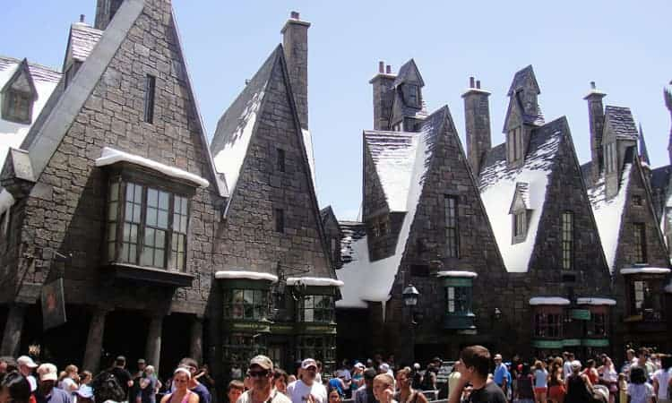 hogsmeade in harry potter world universal studios hollywood