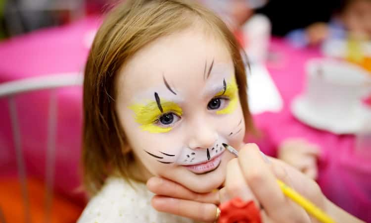 Young girl child with face point at the San Diego Zoo