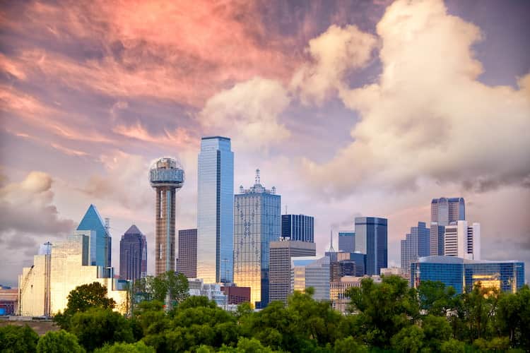 dallas downtown skyline at dusk