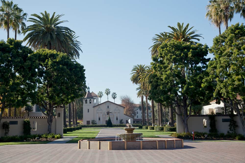 a fountain at the entrance of santa clara university